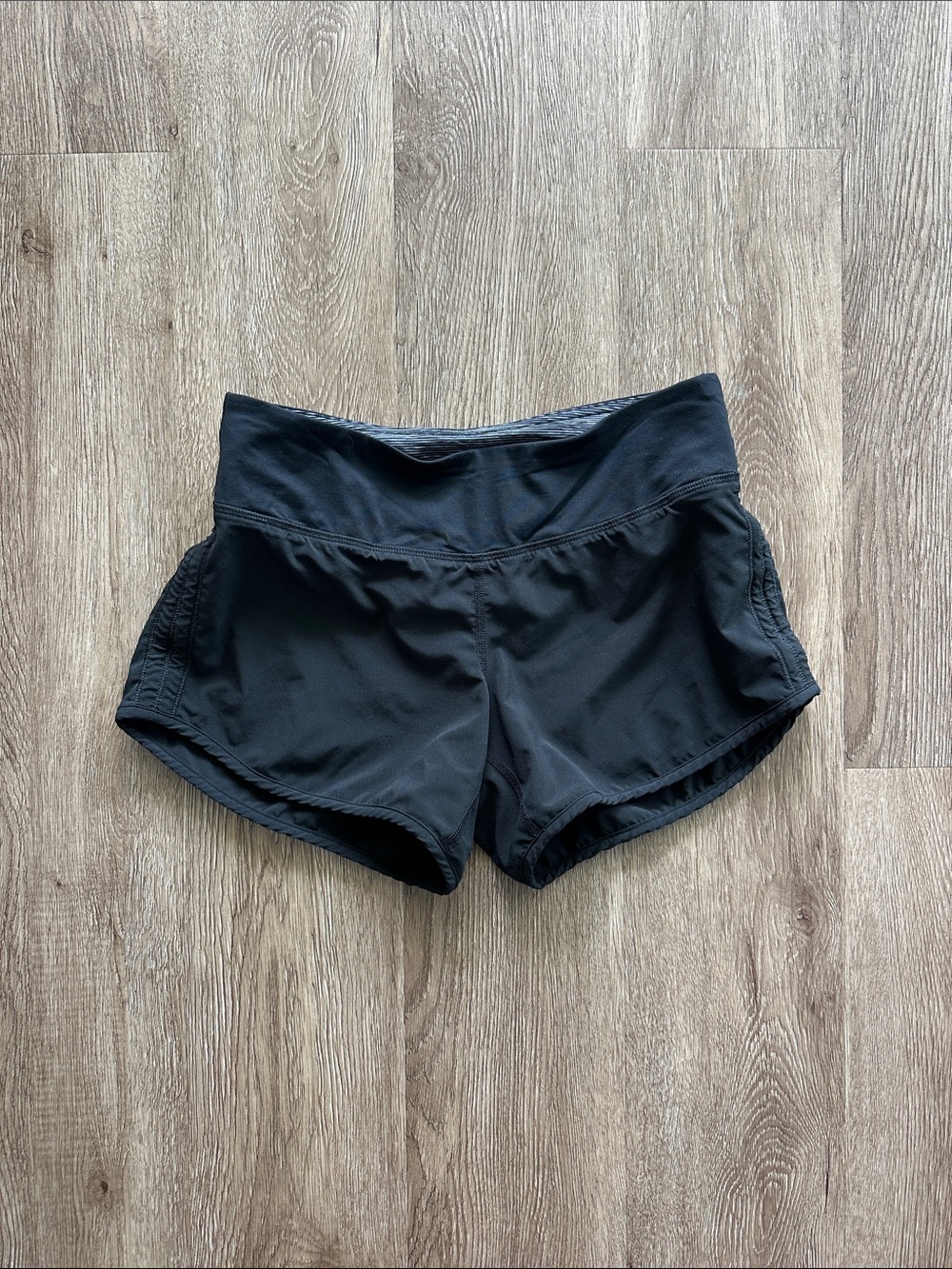 Lululemon Switch Back Shorts Black Size 2 Low Rise Running Athletic Reversible